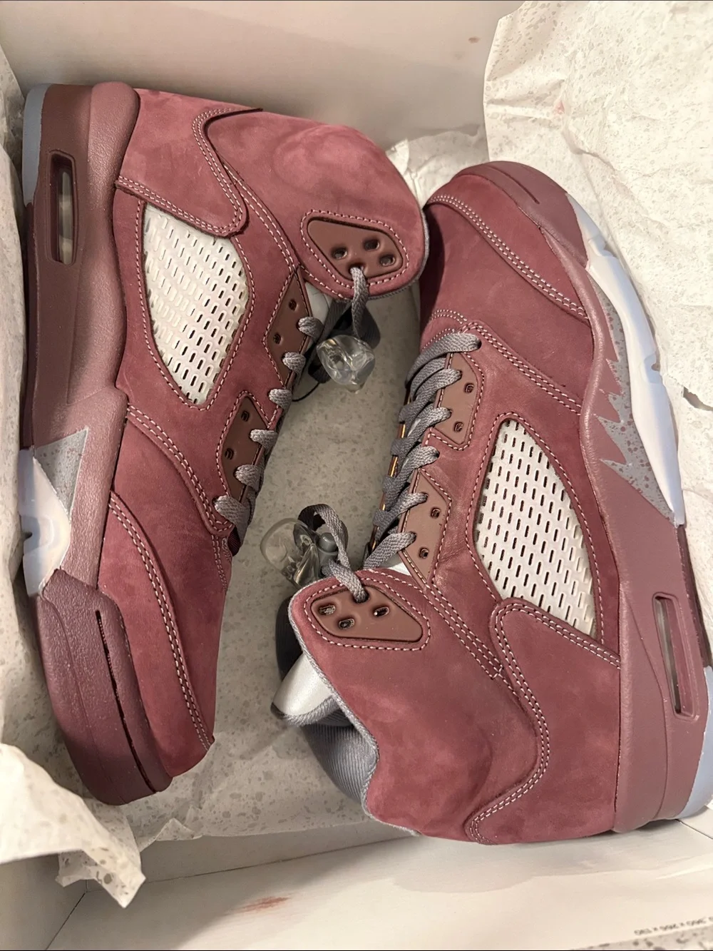 New in Box Mens Air Jordan 5 Retro SE Burgundy Sneakers 2023